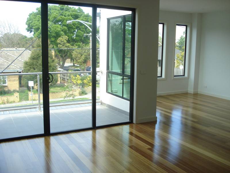 Stunning Open Plan Designer Apartment Picture 3