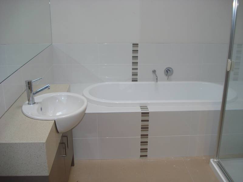 **UNDER APPLICATION** Picture 1