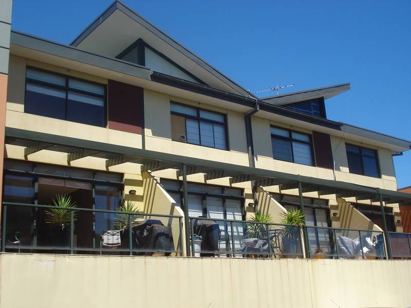 New Yorker with Indoor & Outdoor Entertaining Picture 1