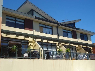 New Yorker with Indoor & Outdoor Entertaining Picture New Yorker with Indoor & Outdoor Entertaining Picture