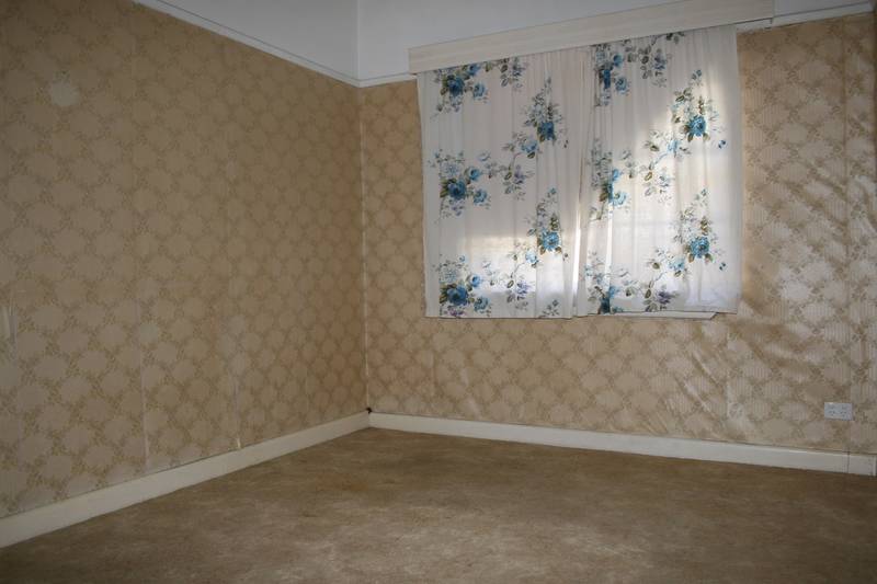 Close to Public Transport, Schools & Shopping Amenities. Picture 3