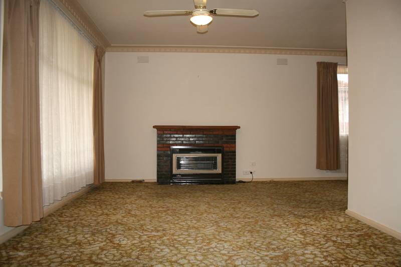 Close to Shopping Amenities, Schools and Public Transport. No Pets Allowed Picture 3