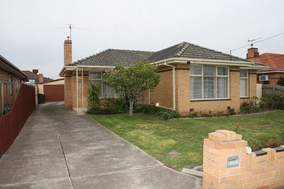 Close to Shopping Amenities, Schools and Public Transport. No Pets Allowed Picture Close to Shopping Amenities, Schools and Public Transport. No Pets Allowed Picture