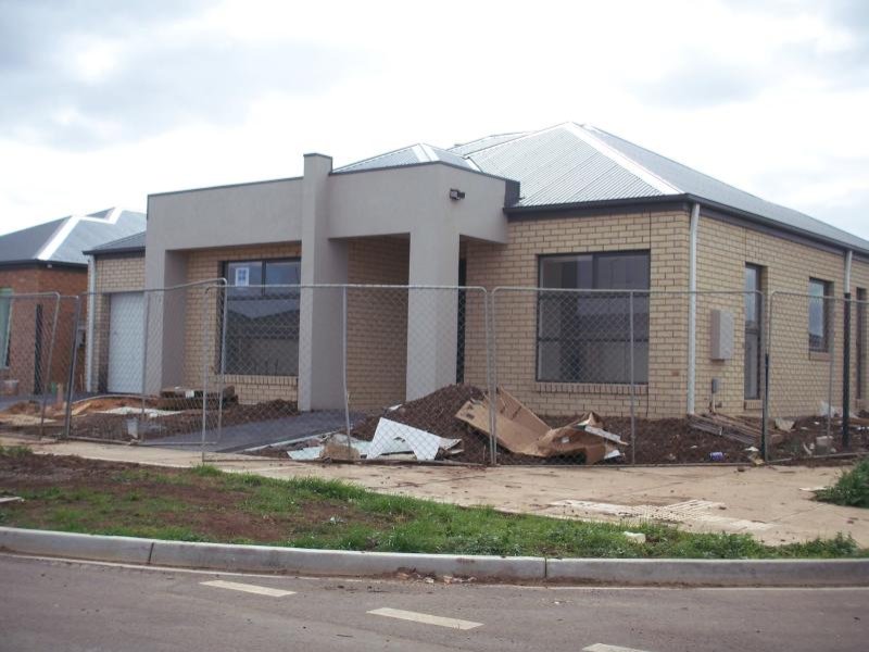 Everything you could want and more! Picture 1