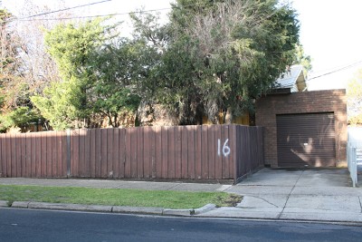 Fantastic Location, Walking Distance to Sunshine Plaza, Public Transport and Schools. Picture Fantastic Location, Walking Distance to Sunshine Plaza, Public Transport and Schools. Picture