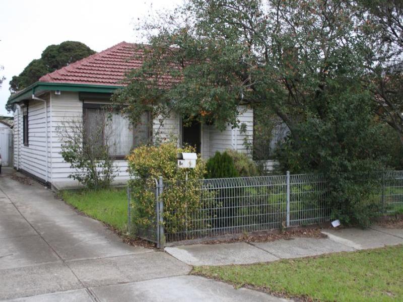 Freshly Painted, Close to Public Transport, Schools & Shopping Facilities. Picture 1