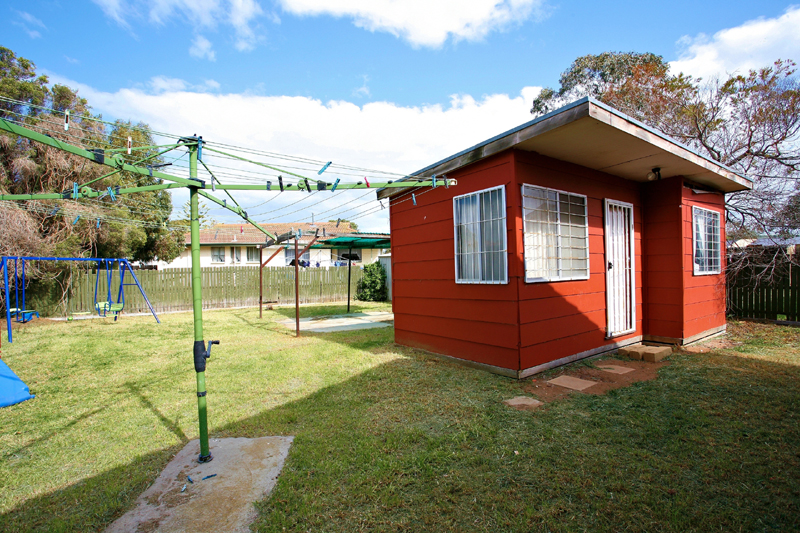 Comfortable Home on An Excellent Allotment Picture 3