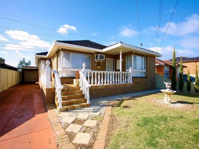 Grand 4 Bedroom Family Home Picture