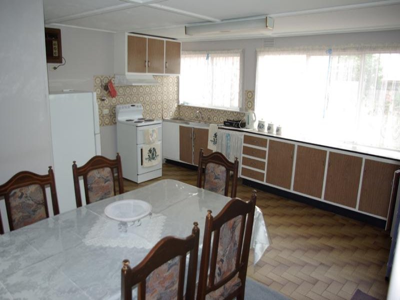 Great Home With Plans & Permits For Additional Dwelling Picture 3