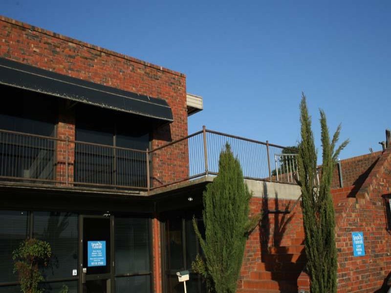 'The Business Heart of Sunshine'-First Level Office in Excellent Location Picture 2