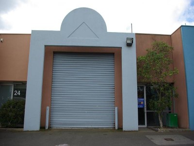 Affordable office / warehouse Picture