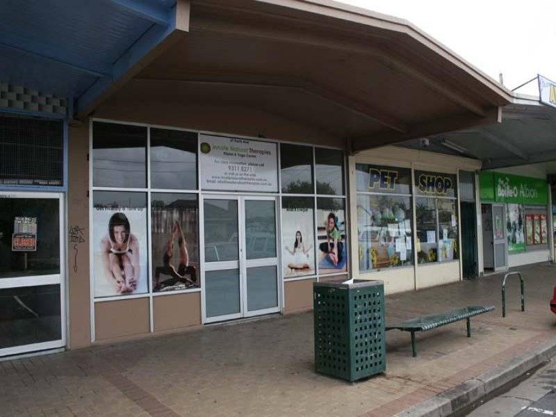 Cheap retail / studio space Picture 1