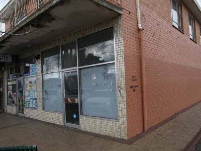 Corner retail / office space in prominant location Picture