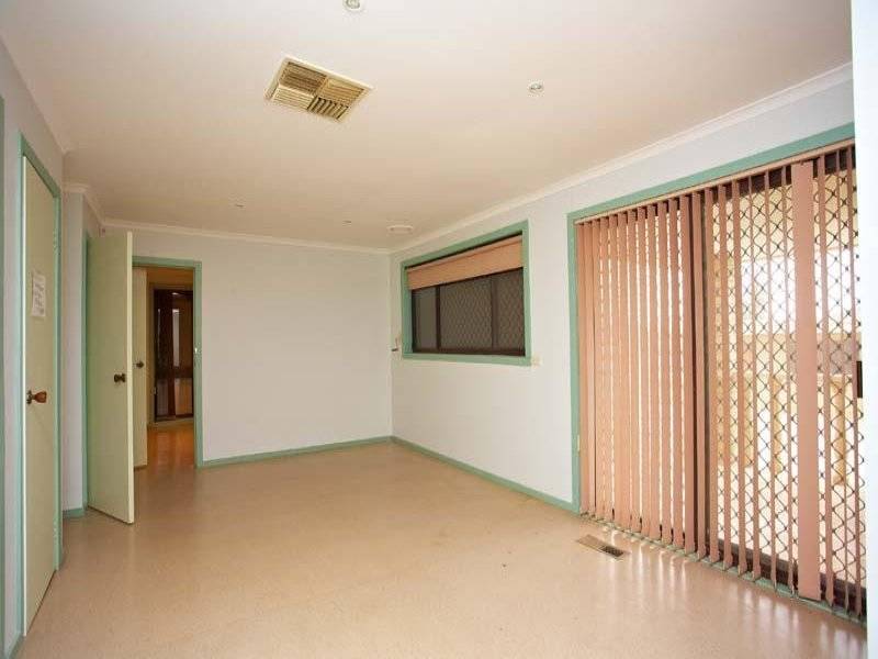 Fully Fitted Medical Center / Consulting Rooms Picture 3