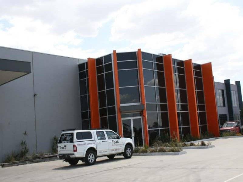 Industrial office / warehouse in Melbourne's West premier business location Picture 1