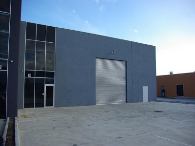 Large modern well positioned office/warehouse in prestigious William Angliss Estate Picture