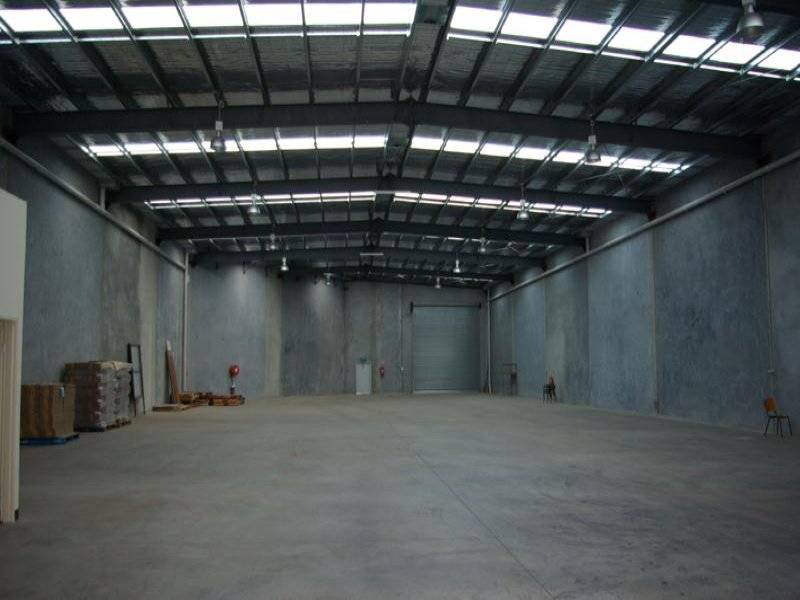Large modern well positioned Office/Warehouse in prestigious William Angliss Estate Picture 3