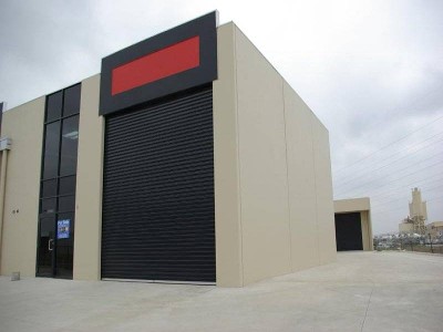 New modern showroom /warehouse, with street frontage Picture
