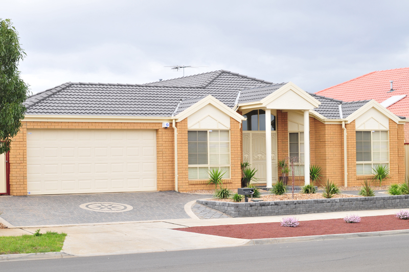 Contemporary Living At It's Best. Picture 1