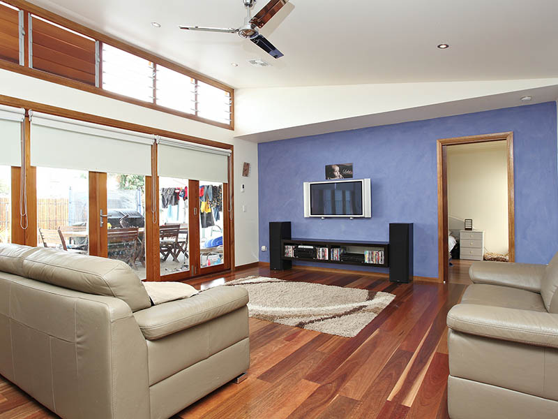 Position, Comfort & Space. Picture 2