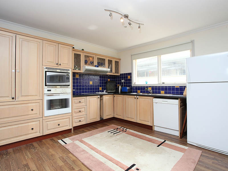 Position, Comfort & Space. Picture 3