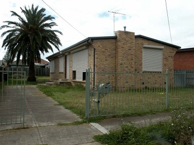 Spotless Home in a Central Locale Picture Spotless Home in a Central Locale Picture