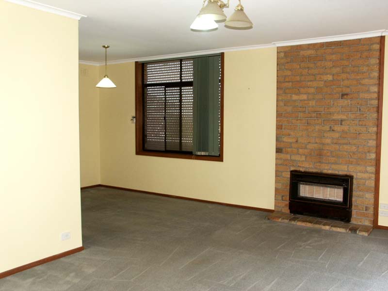 Spotless Home in a Central Locale Picture 3