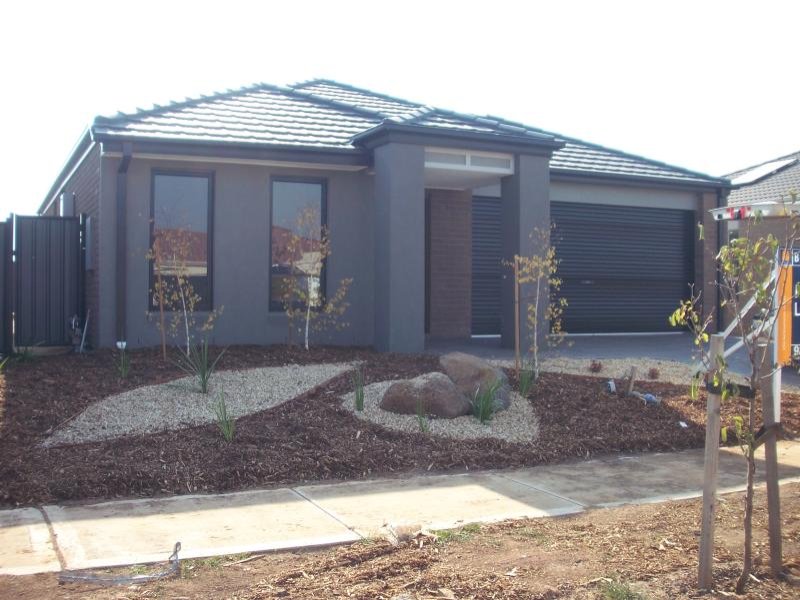 Family Living with room to move! Picture 1