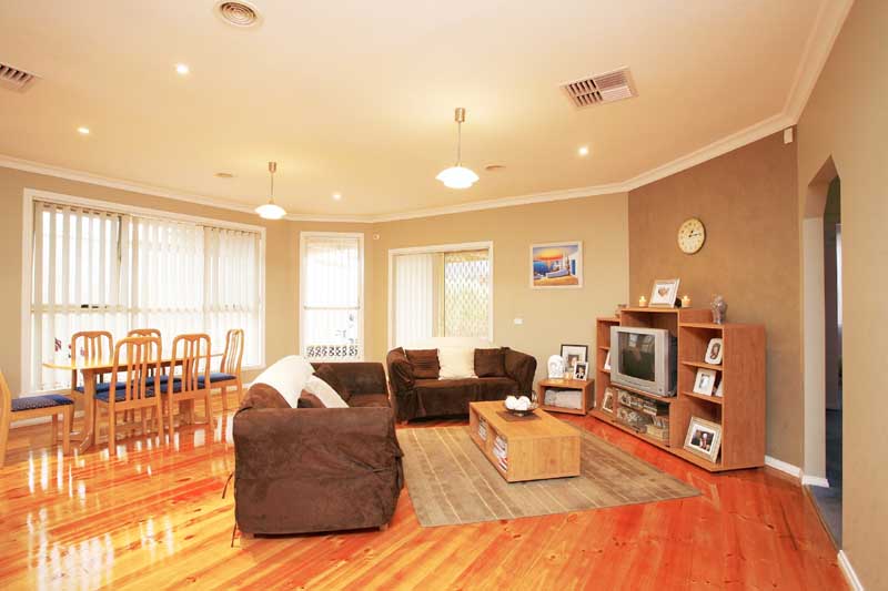 An Entertainers Dream in The Avenue Estate Picture 2