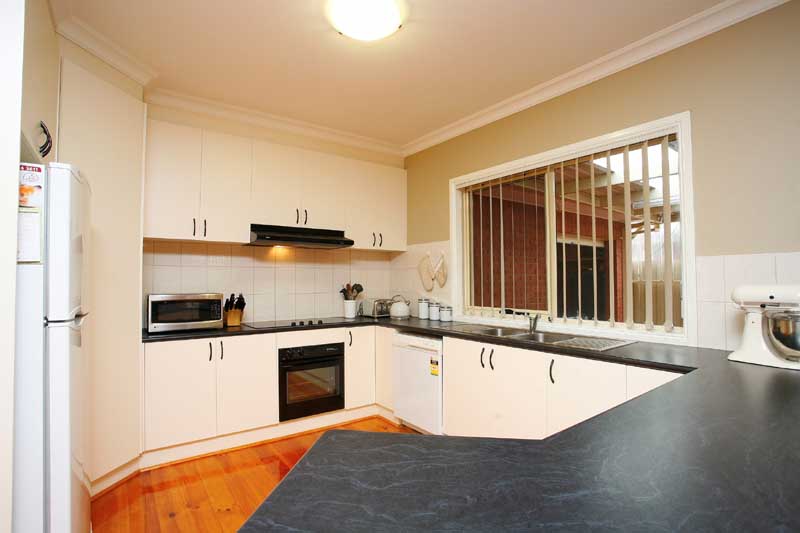 An Entertainers Dream in The Avenue Estate Picture 3