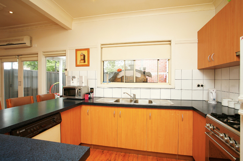 Renovated and Incredibly Central Picture 3