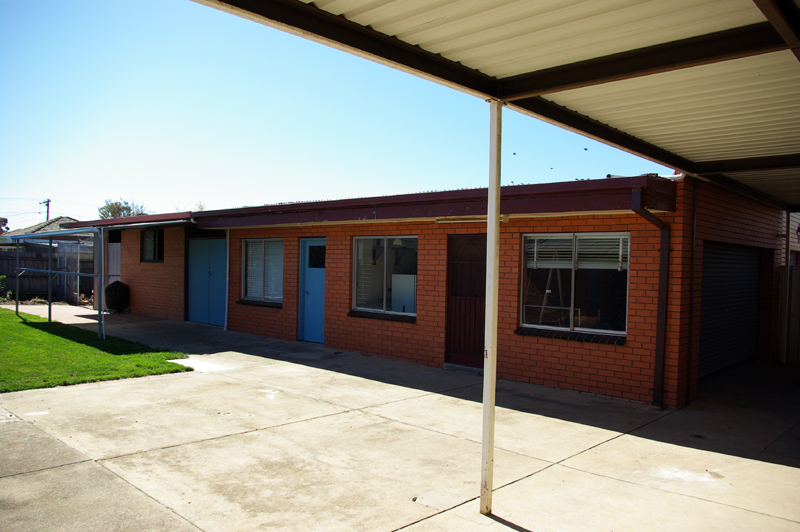 Grand Family Home! Huge Allotment! Huge Garage! Picture 2