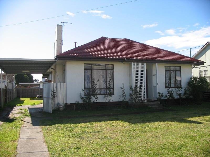 Close to Shopping Amenities and Public Transport. Picture 1