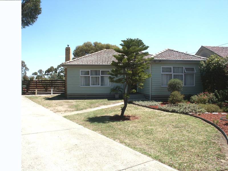 A Home On approx 1000sqms of Land With Great Potential Picture 1