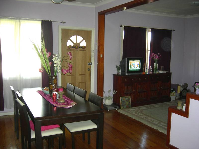 Cosy Family Home Waiting For You. Picture 2