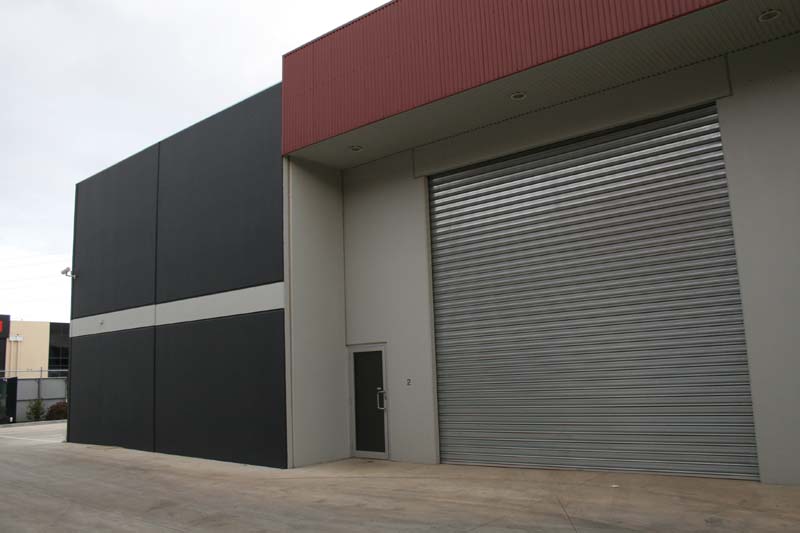 Modern warehouse
with street frontage,
in secure industrial complex Picture 3