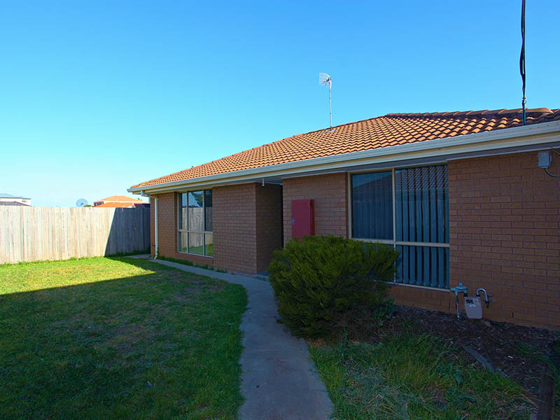 Prime Location - Invest or Live In!!! Picture 1