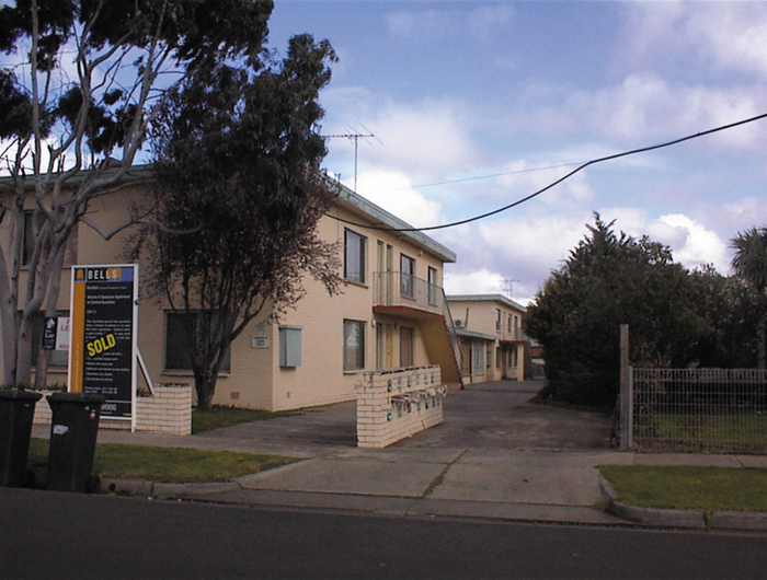 Newly Renovated, Walking distance to Shopping Facilities, Schools and Public Transport. Picture 1