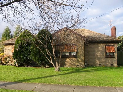 Close to schools & transport. Picture Close to schools & transport. Picture