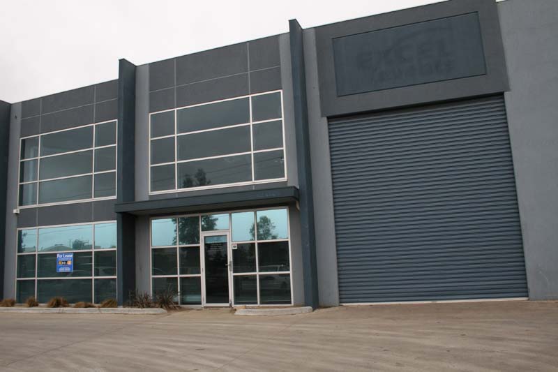 Affordable Industrial office / warehouse in sought after main road location Picture 1