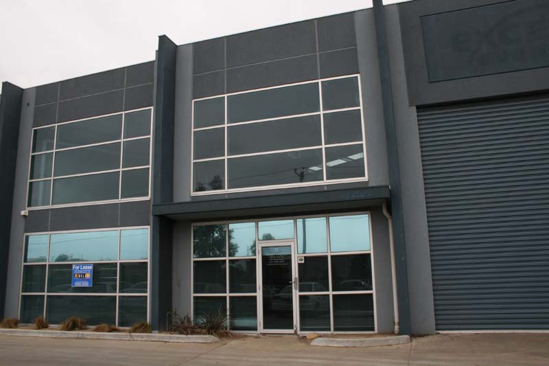 Affordable Industrial office / warehouse in sought after main road location Picture 2