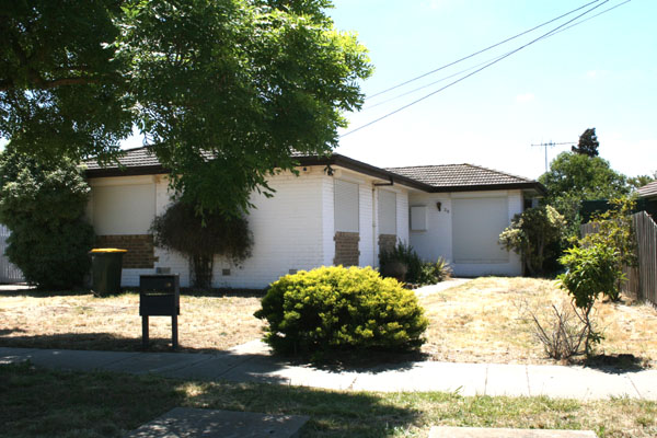 Close to Schools, Public Transport and Shopping Facilities. Picture 1