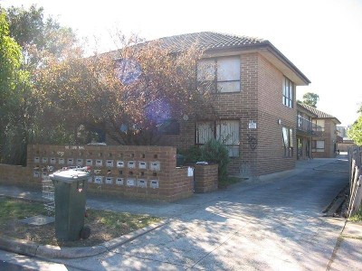 Close to Public Transport, Schools and Shopping Facilities. Picture