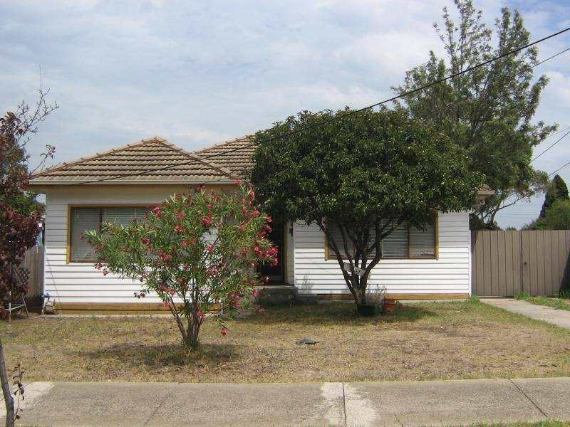 Close to Public Transport and Shopping Facilities. Picture 1