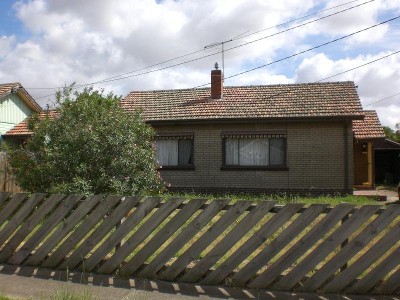 Located Close to Public Transport, Schools & Shopping Facilities. Picture Located Close to Public Transport, Schools & Shopping Facilities. Picture