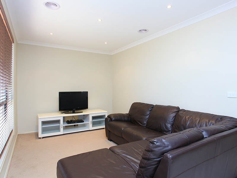 How Quaint & Cosy Is This? Picture 3