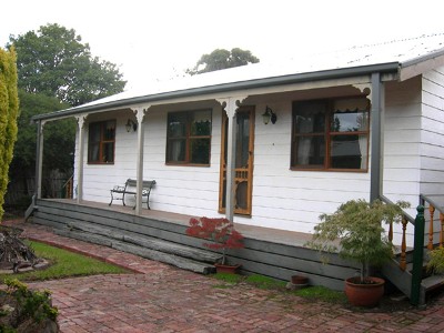 Fully Furnished, Close to Transport and Shopping Facilities. Picture