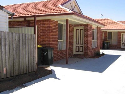 Great Location, Walking distance to Public Transport, Schools and Shopping Amenities. Picture