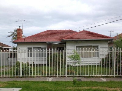 Close to Public Transport, Schools and Shopping Facilities. Picture Close to Public Transport, Schools and Shopping Facilities. Picture