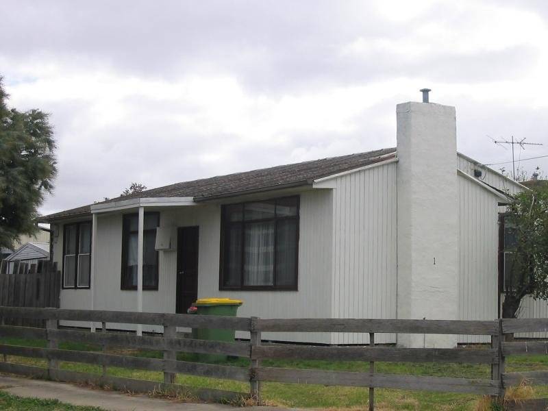 Spacious 4 Bedroom Home Picture 1